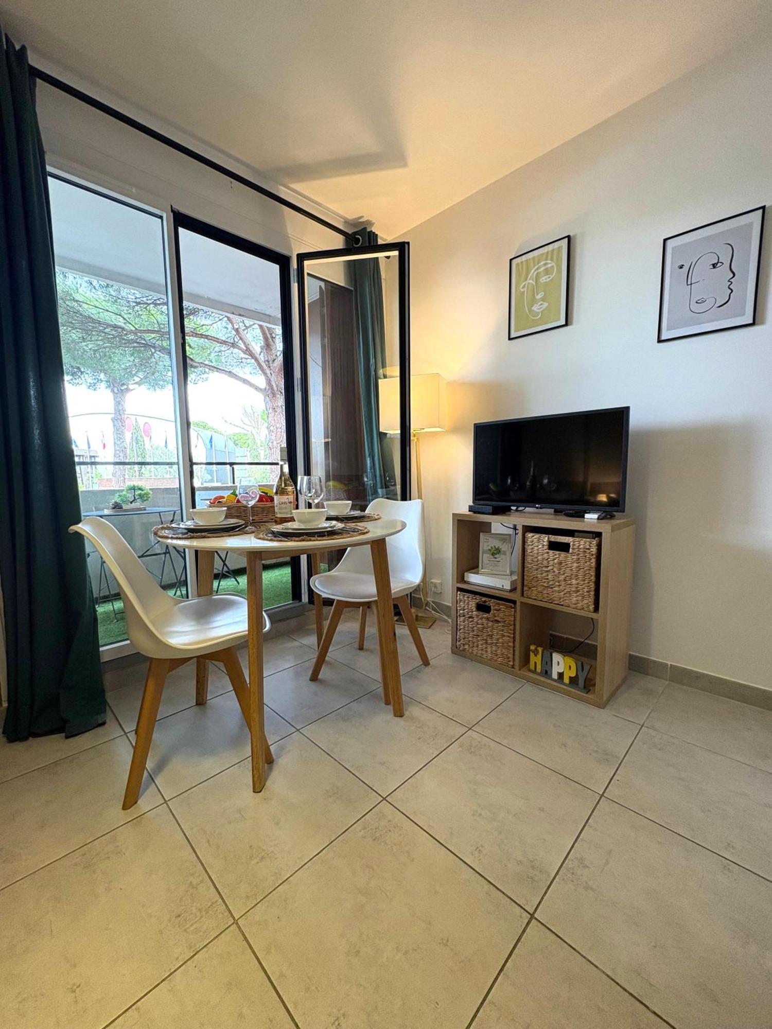 L'amazone Plein Centre Plages A 2min Clim Wifi Sur Le Port - Prosconciergerie- Apartment La Grande-Motte