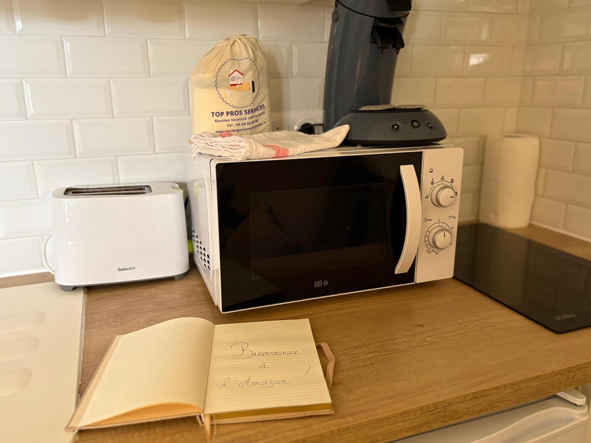 Apartment L'amazone Plein Centre Plages A 2min Clim Wifi Sur Le Port - Prosconciergerie-