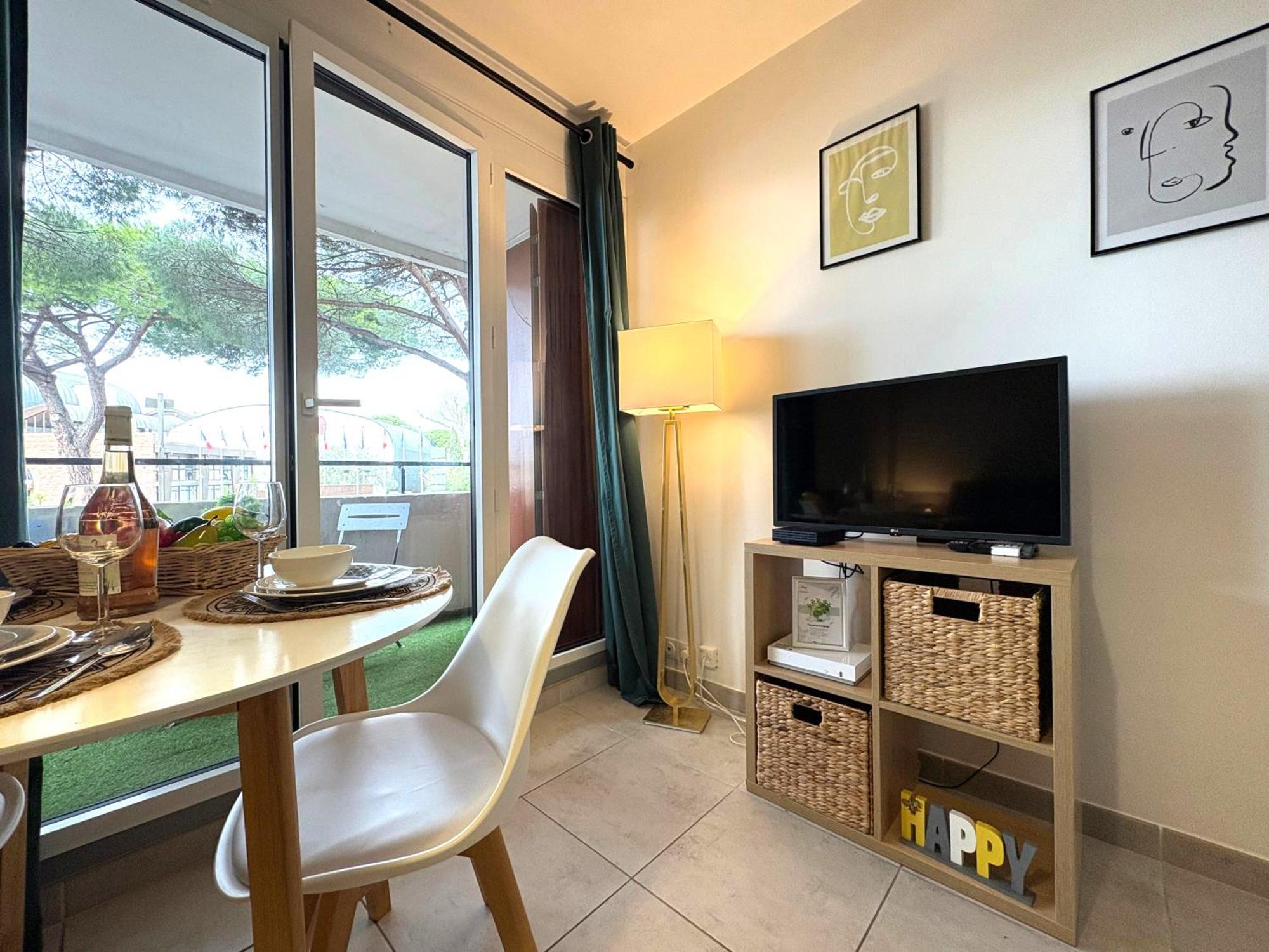 Apartment L'amazone Plein Centre Plages A 2min Clim Wifi Sur Le Port - Prosconciergerie- La Grande-Motte